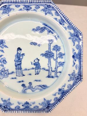 Six Chinese blue and white plates after a European silver model — photo 17