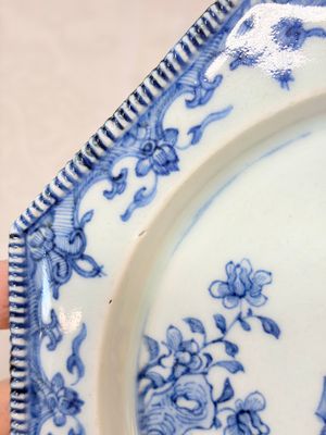 Six Chinese blue and white plates after a European silver model — photo 23