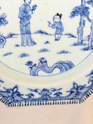 Six Chinese blue and white plates after a European silver model — photo 25