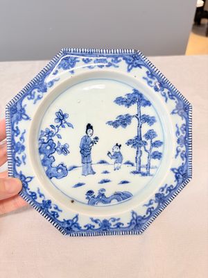 Six Chinese blue and white plates after a European silver model — photo 28