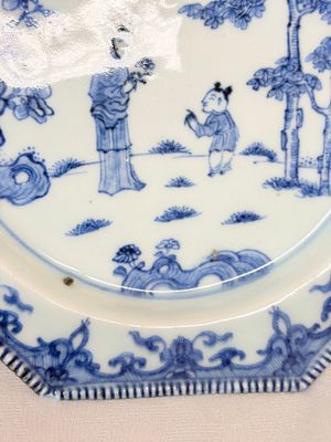 Six Chinese blue and white plates after a European silver model — photo 30