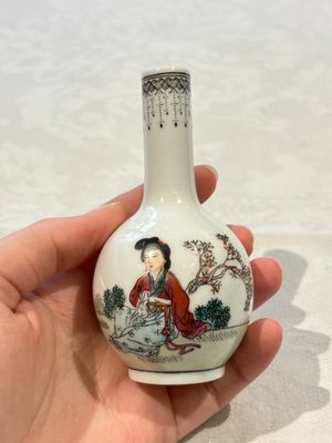 31 Chinese famille rose vases, Qianlong and Jingdezhen marks, 20th C. — 照片 170