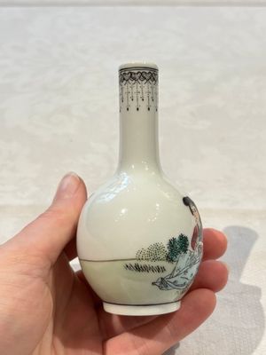 31 Chinese famille rose vases, Qianlong and Jingdezhen marks, 20th C. — 照片 173