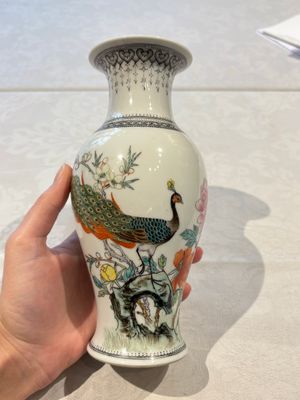 31 Chinese famille rose vases, Qianlong and Jingdezhen marks, 20th C. — 照片 19