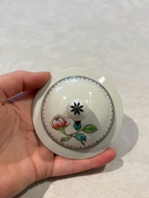 31 Chinese famille rose vases, Qianlong and Jingdezhen marks, 20th C. — 照片 192