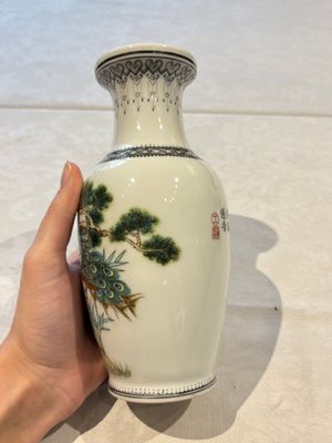 31 Chinese famille rose vases, Qianlong and Jingdezhen marks, 20th C. — 照片 26