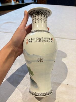 31 Chinese famille rose vases, Qianlong and Jingdezhen marks, 20th C. — 照片 3