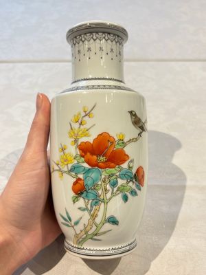 31 Chinese famille rose vases, Qianlong and Jingdezhen marks, 20th C. — 照片 31
