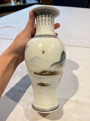 31 Chinese famille rose vases, Qianlong and Jingdezhen marks, 20th C. — 照片 4