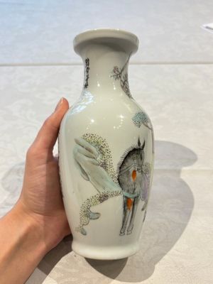 31 Chinese famille rose vases, Qianlong and Jingdezhen marks, 20th C. — 照片 46