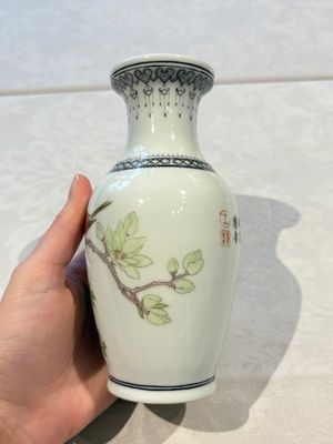 31 Chinese famille rose vases, Qianlong and Jingdezhen marks, 20th C. — 照片 81