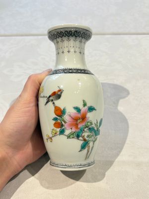 31 Chinese famille rose vases, Qianlong and Jingdezhen marks, 20th C. — 照片 86