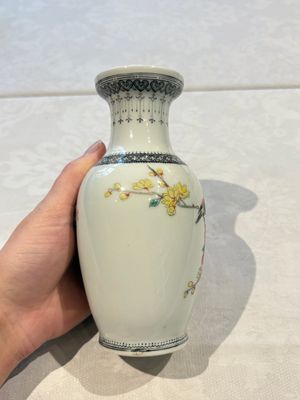 31 Chinese famille rose vases, Qianlong and Jingdezhen marks, 20th C. — 照片 89