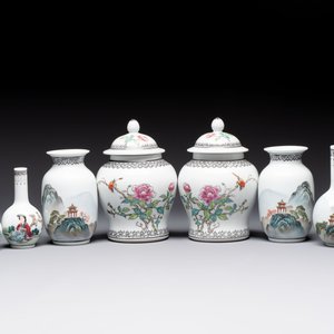 31 Chinese famille rose vases, Qianlong and Jingdezhen marks, 20th C. — 照片 8