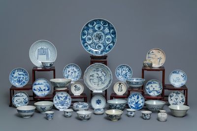 35 pieces of Chinese blue and white shipwreck wares, Ming and later