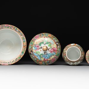 38 Chinese Canton famille rose wares, 19th C. — photo 14