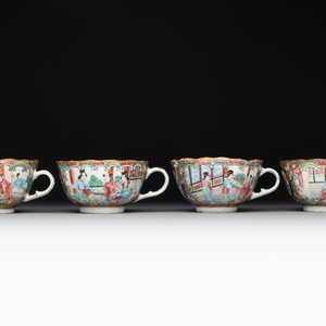 38 Chinese Canton famille rose wares, 19th C. — photo 36