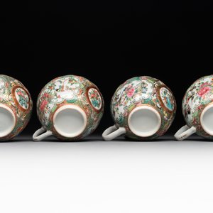 38 Chinese Canton famille rose wares, 19th C. — photo 43