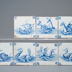 39 carreaux en faïence de Delft en bleu et blanc à décor de monstres marins et de navires, Gand, 17ème — photo 2