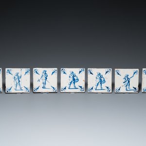 39 diverse blauw-witte Delftse tegels, 17e eeuw en later — foto 3