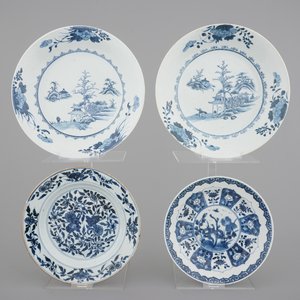 4 blue and white Chinese porcelain plates, inc. a pair of Nanking Cargo plates, 18th C. — photo 1