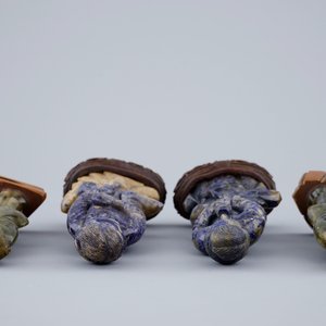 4 Chinese Guanyin figures in lapis lazuli and nephrite jade, 19/20th C. — photo 6