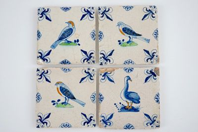 4 polychrome tegels met vogels, Delft, eerste helft 17e eeuw