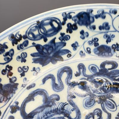 A Chinese blue and white 'Buddhist Lions' dish — photo 2