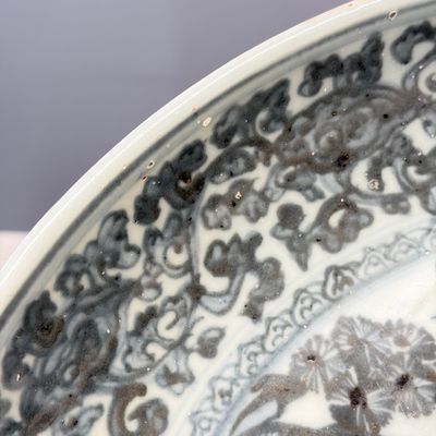 A Chinese blue and white 'Deer' dish — photo 13