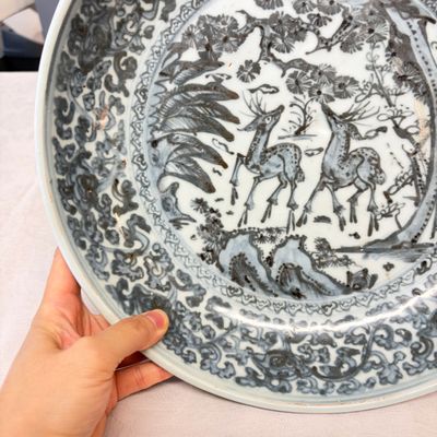 A Chinese blue and white 'Deer' dish — photo 5