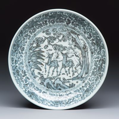 A Chinese blue and white 'Deer' dish, Hongzhi/Zhengde
