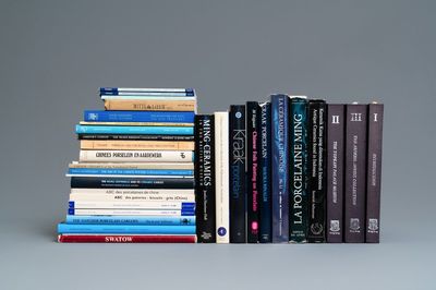 47 ouvrages sur les porcelaines de Chine des époques Ming et Transition, incl. l'épave Hatcher et les porcelaines de type kraak