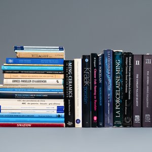 47 reference works on mostly blue and white Chinese Ming and Transitional porcelain, incl. Hatcher cargo and kraak wares — photo 1