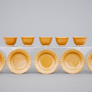 5 Chinese brown-glazed cafe au lait type cups and saucers, 18/19th C. — photo 1