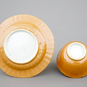 5 Chinese brown-glazed cafe au lait type cups and saucers, 18/19th C. — photo 4
