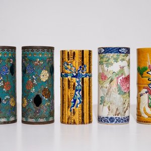 5 porte-chapeaux en porcelaine de Chine qianjiang cai et sancai et en cloisonné, Chine, 19/20ème — photo 1