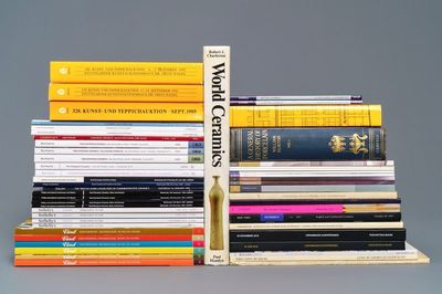 52 livres, magazines et catalogues de ventes conernant les céramiques européennes
