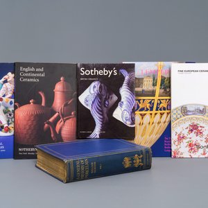 52 livres, magazines et catalogues de ventes conernant les céramiques européennes — photo 2