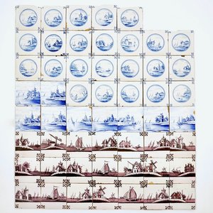 54 Dutch Delft manganese and blue and white tiles with landscapes, 19th C. — photo 1