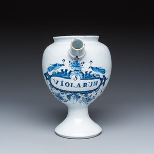 A blue and white Dutch Delft wet drug or syrup jar inscribed 'S VIOLARUM' — photo 2