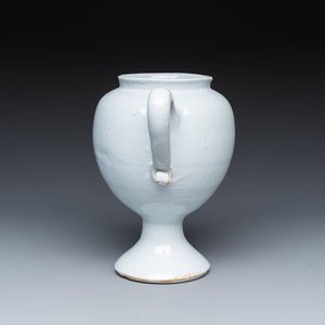 A blue and white Dutch Delft wet drug or syrup jar inscribed 'S VIOLARUM' — photo 4