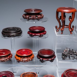 71 Chinese well-carved wooden stands, 19/20th C. — 照片 5