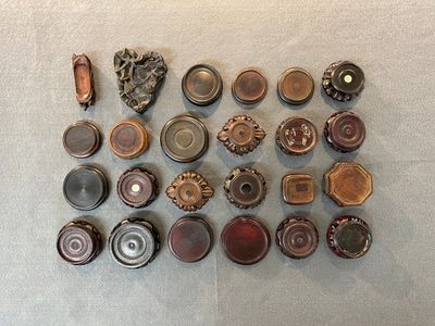71 fraaie Chinese houten sokkels, 19/20e eeuw — foto 12