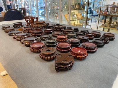 71 socles en bois sculpté, Chine, 19/20ème — photo 3