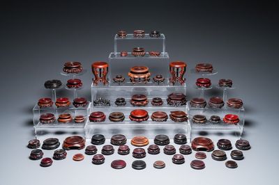 71 socles en bois sculpté, Chine, 19/20ème