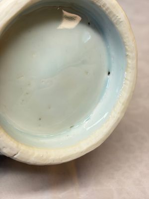 A Chinese blue and white double-handled vase with floral design — photo 13
