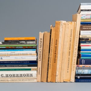 88 publicaties over vnl. Europese en Islamitische keramiek, musea, etc. — foto 3