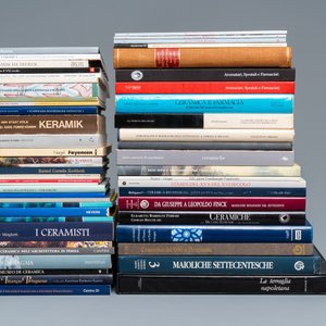88 reference works on mostly European and Islamic ceramics, museum collections, etc. — photo 2