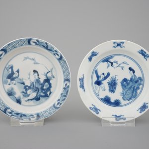 8x Chinese blue and white porcelain: a Kangxi footed teapot, a pair of Hatcher Cargo egg cups, 17/19th C. — photo 2