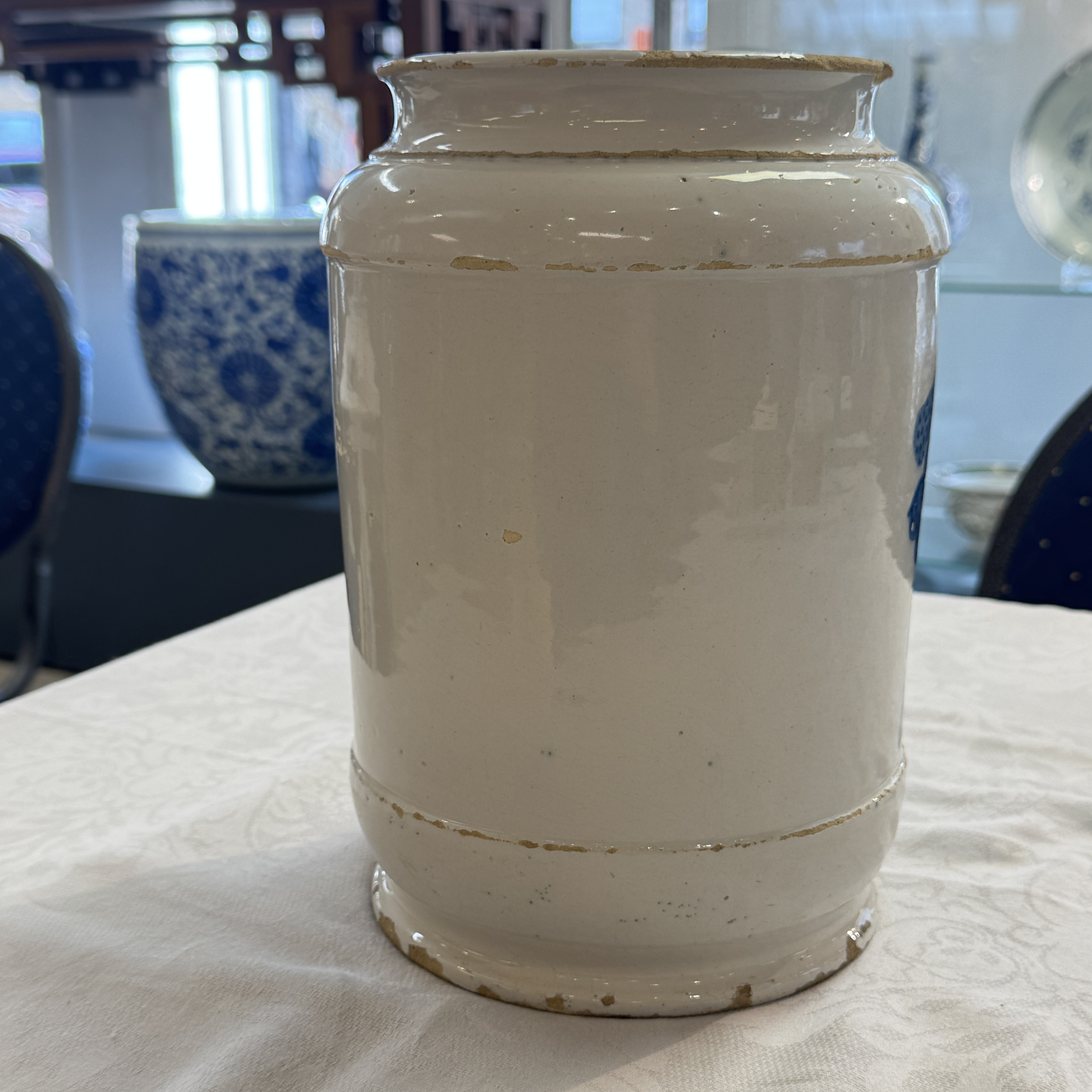 A large blue and white Dutch Delft albarello inscribed 'MEL ALBUM' — photo 3